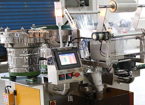 automated packing and kitting NE Fasteners Screwshop